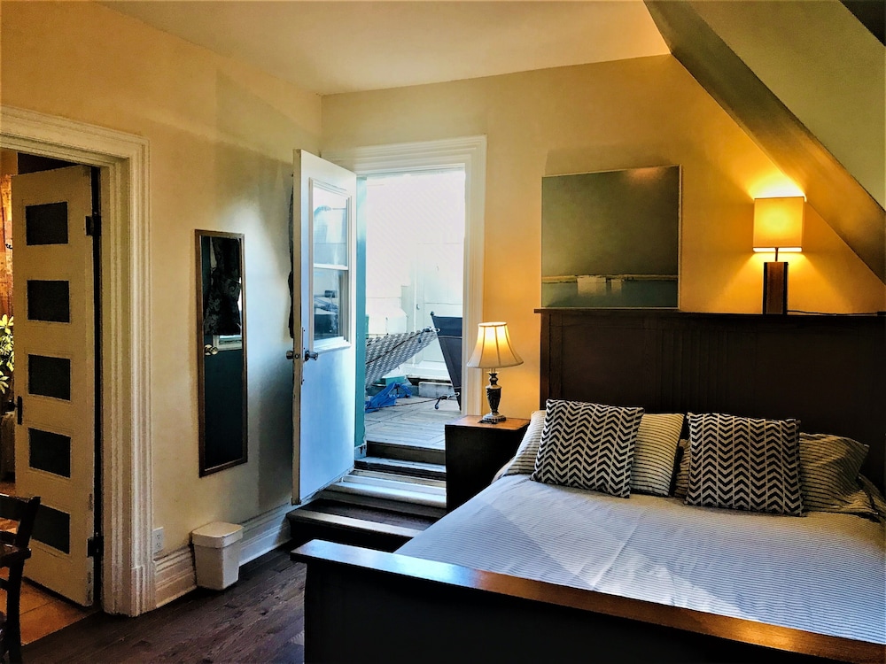 Comfort Room, 1 Queen Bed, Terrace (Dovecot) photo 1