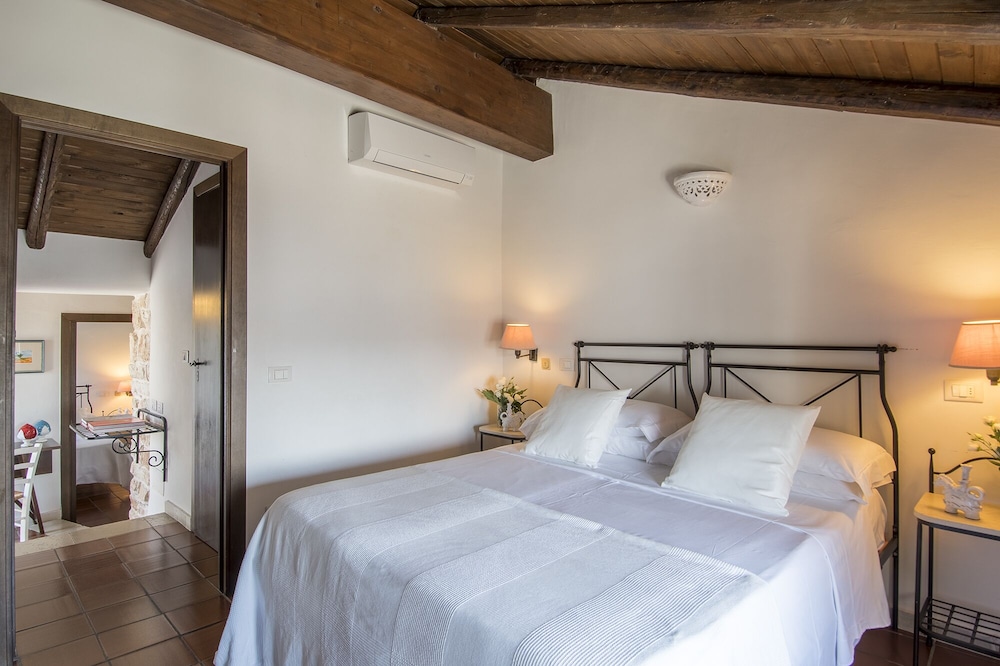 Quadruple Room - Photo 1
