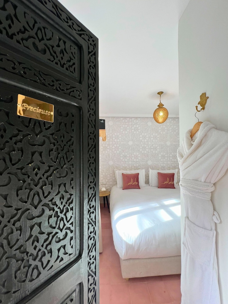 Deluxe Room - Photo 1