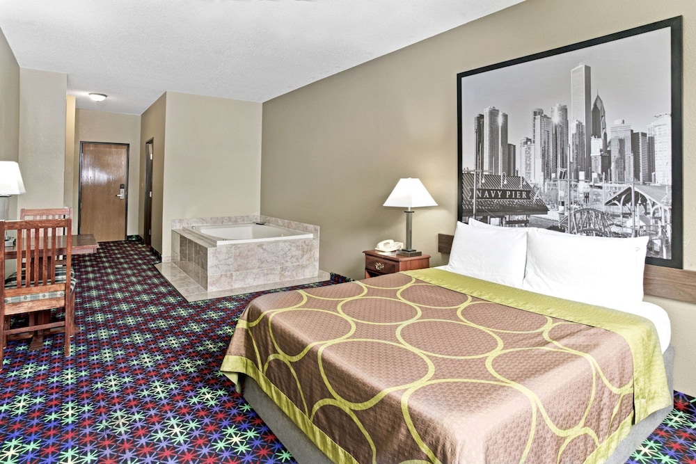 Suite, 1 Queen Bed, Non Smoking, Jetted Tub photo 1