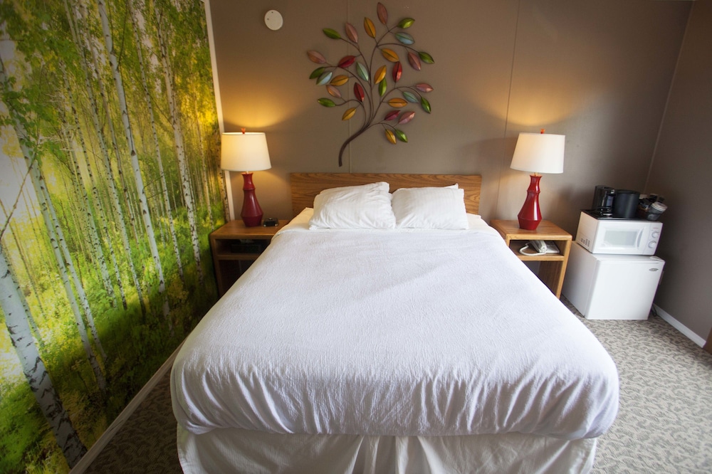 Standard Room, 1 Queen Bed, Balcony photo 2