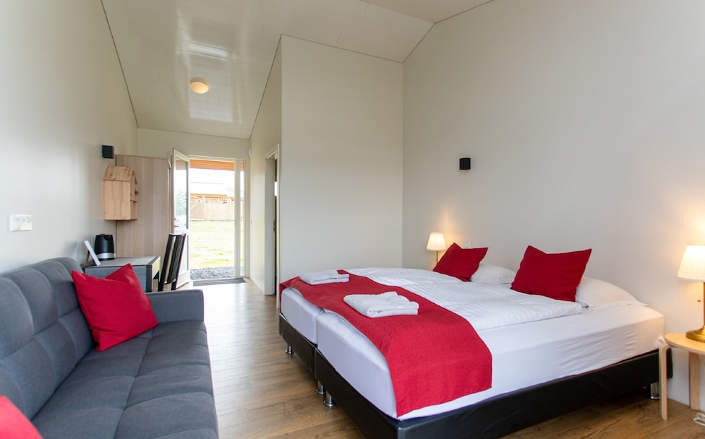 Basic Double or Twin Room, 2 Twin Beds, Mountain View photo 3
