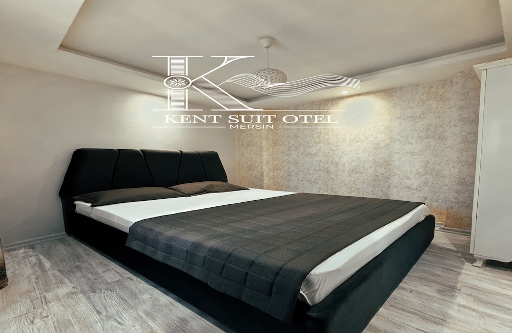 Deluxe Suite Land View with Balcony