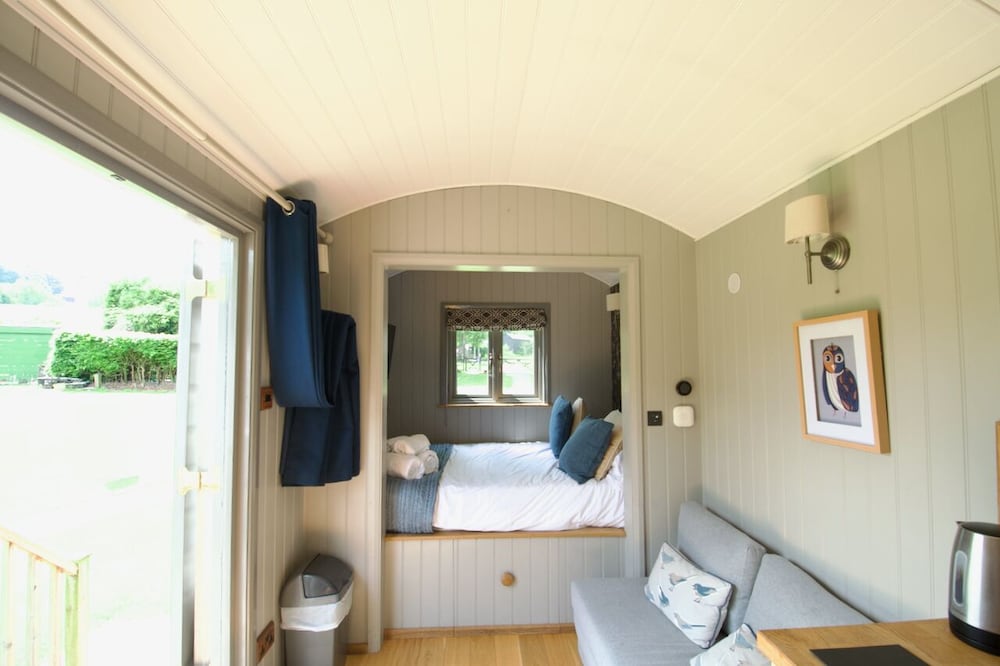 Deluxe Room, Ensuite, Garden View - Photo 4