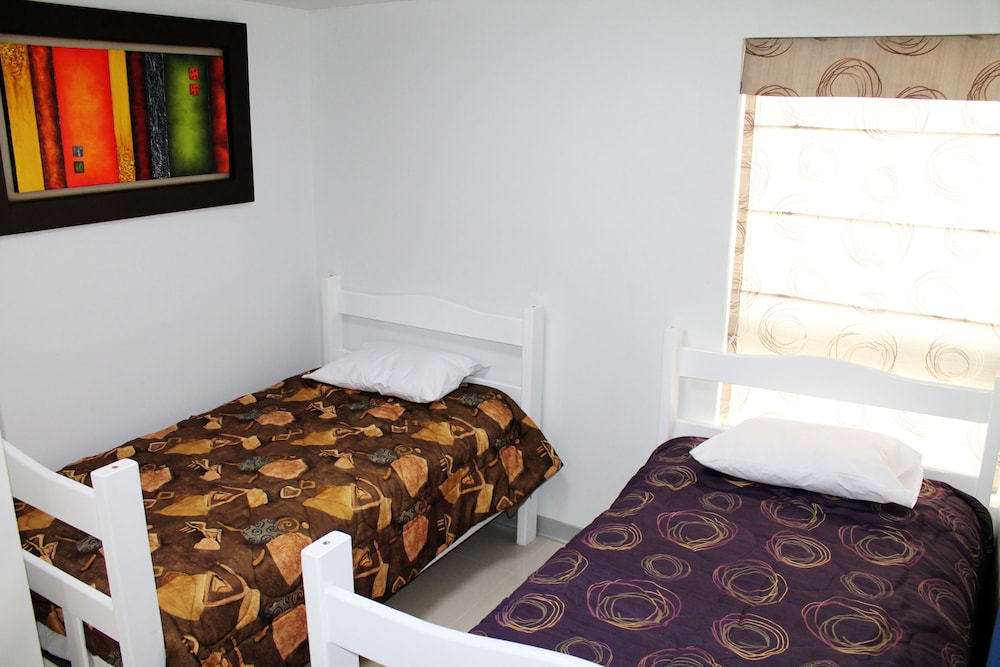 Family Double Room, 2 Twin Beds photo 2