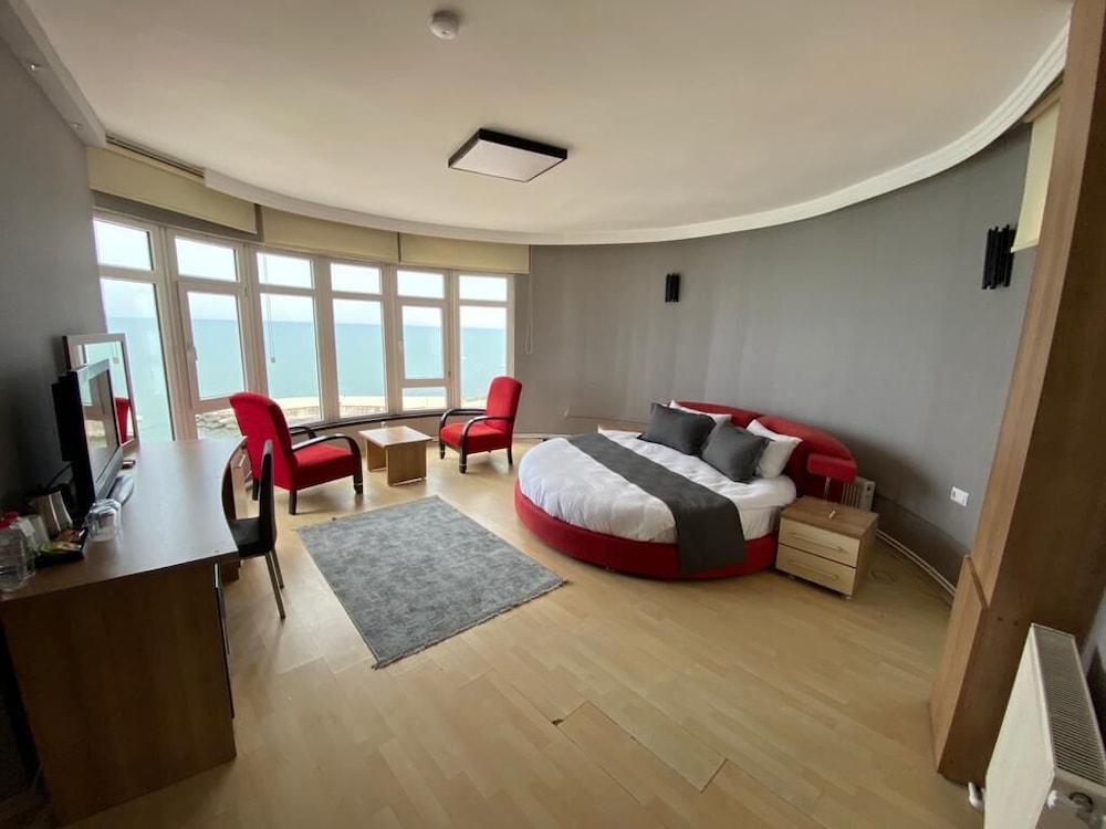 Suite Room - Photo 3