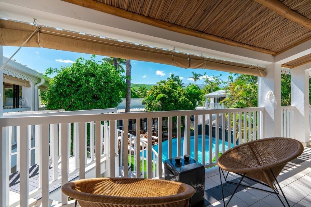 Superior Room, Balcony, Pool View