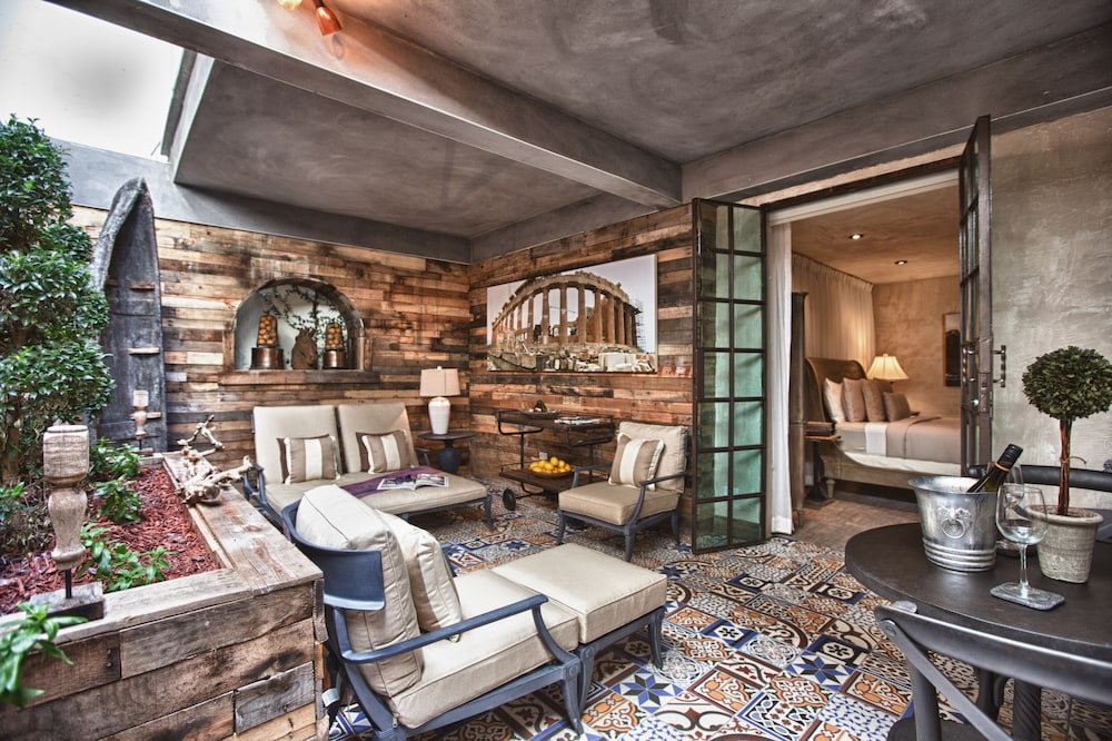 Suite (Olive Style Veranda)
