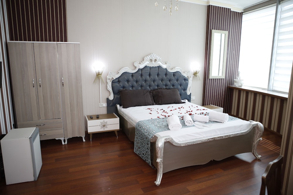 Deluxe Double Room - Photo 20