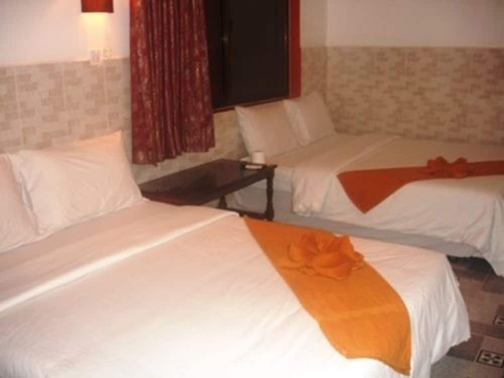 Twin Room (with A/C)