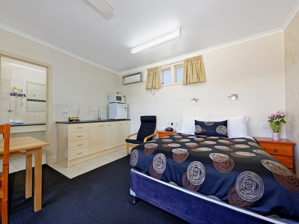 Executive Room, 1 Queen Bed photo 3