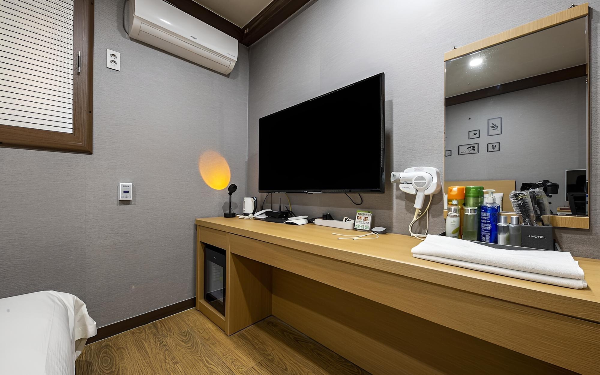 Room (Standard B (game 1PC Netflix availabl) - Photo 2