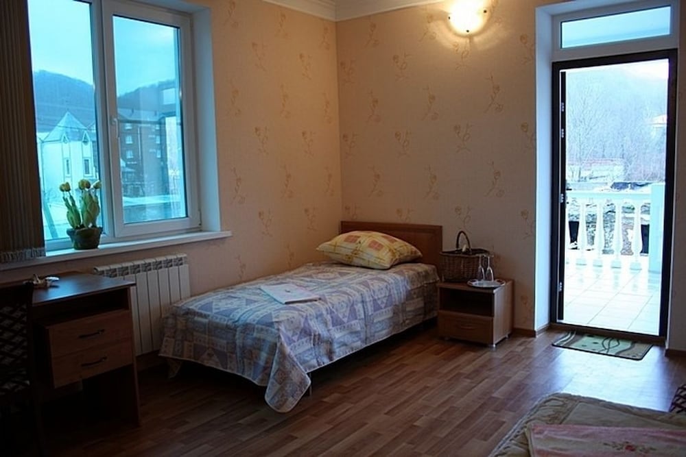 Standard Triple Room photo 3