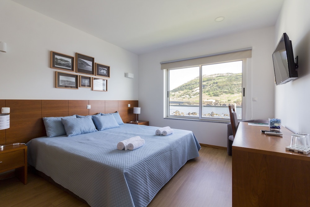 Double or Twin Room (Fábrica da Baleia)