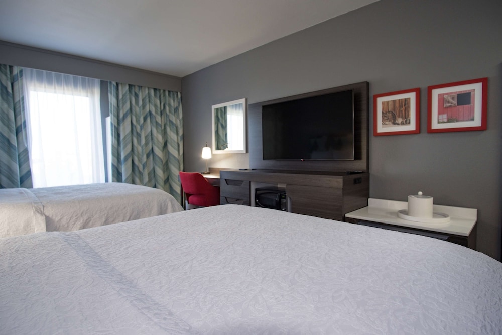 Room, 2 Queen Beds, Non Smoking - Photo 2