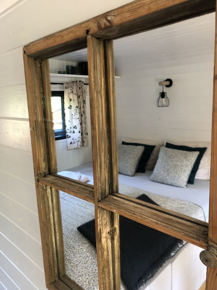 Traditional Cabin, Non Smoking, Kitchenette photo 2
