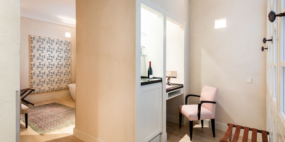 Deluxe Room, Terrace (Pool) - Photo 3