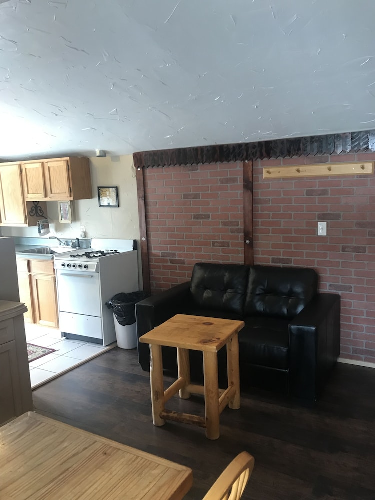 Comfort Cabin, 2 Queen Beds, Non Smoking (Cabins 1 or 2) photo 3