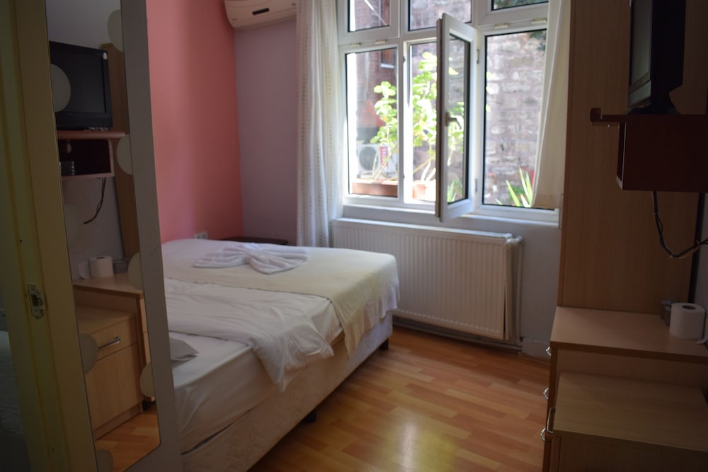 Standard Double Room, 1 Queen Bed, City View photo 1