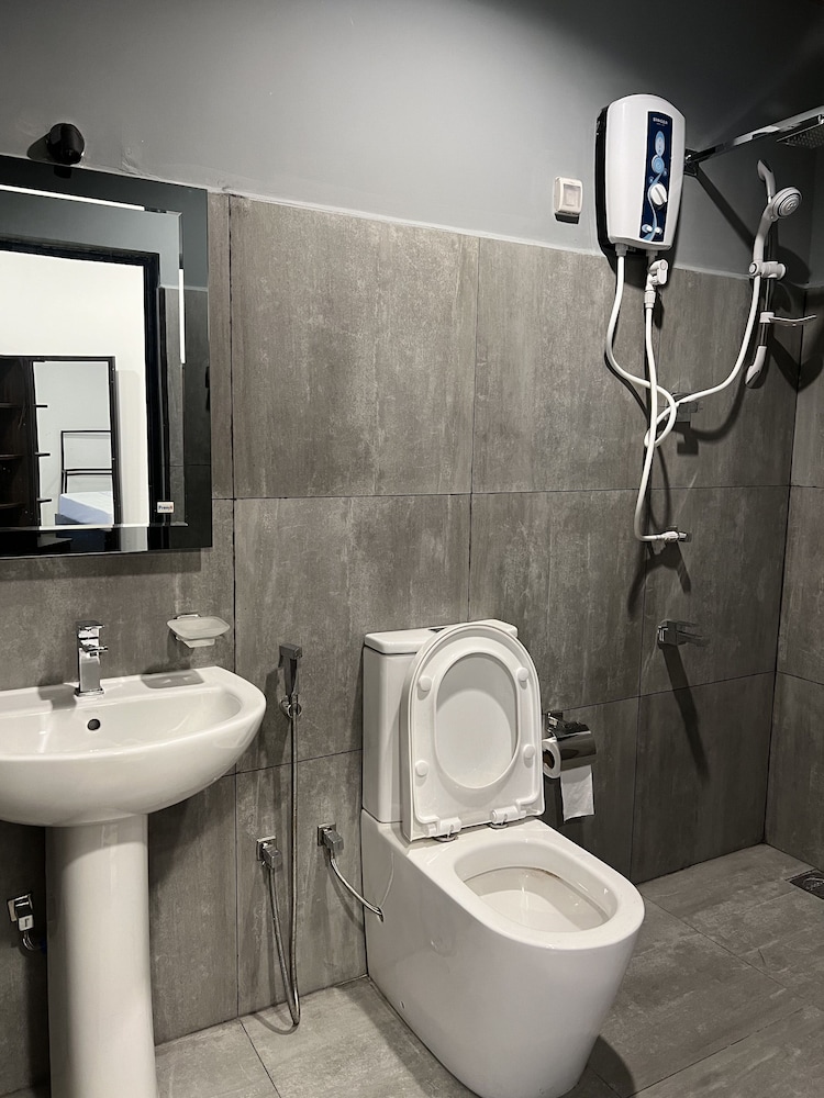 Standard Double Room, 1 Queen Bed, Private Bathroom photo 2