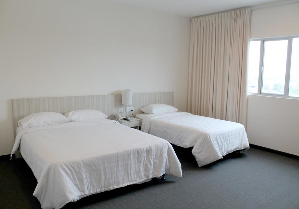 Deluxe Family Room - Photo 2