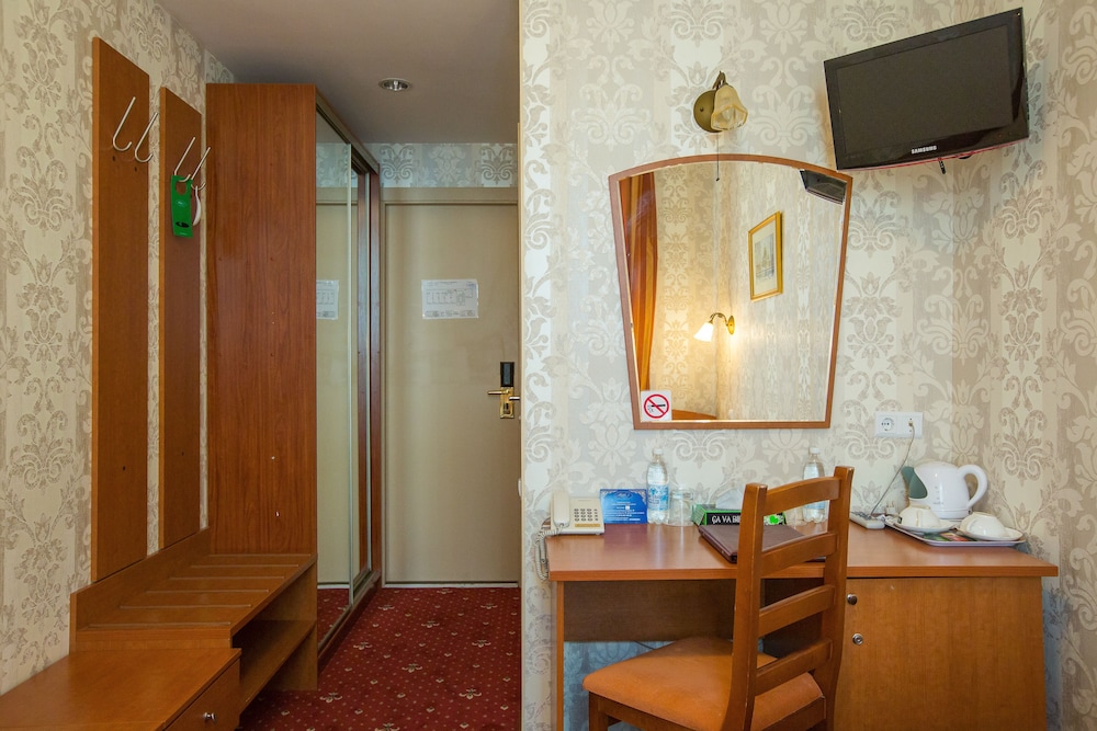 Standard Room photo 2