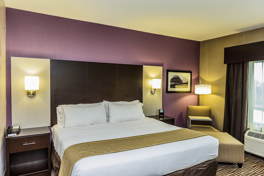 Standard Room, 1 King Bed with Sofa bed photo 1