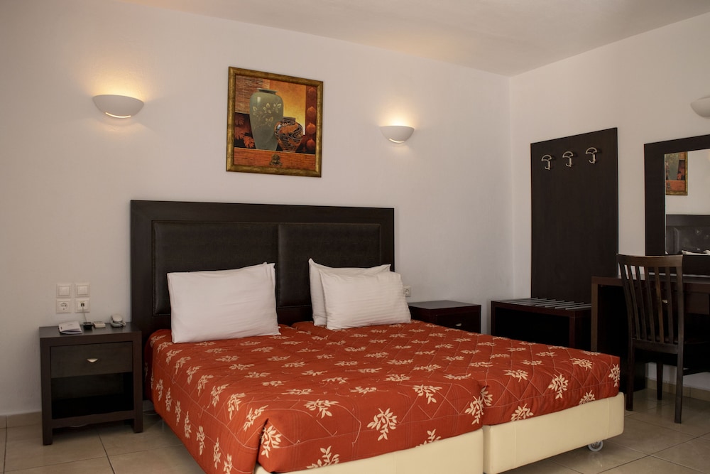 Standard Double or Twin Room - Photo 2