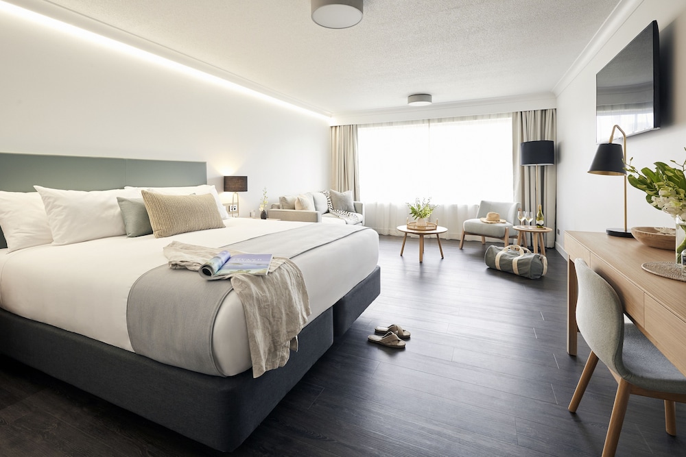 Resort Room, 1 King Bed - Inclusive of Return Ferry Transfers - Photo 1