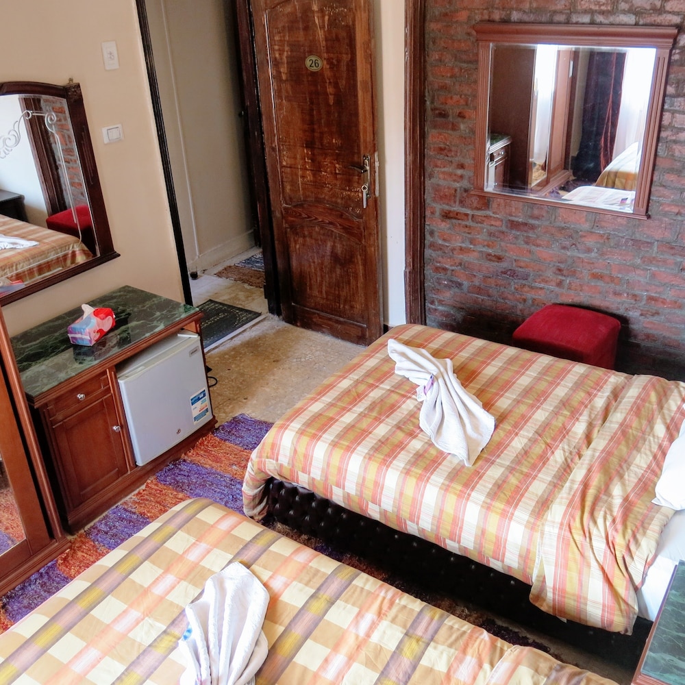 Standard Double Or Twin Room, Private Bathroom photo 3