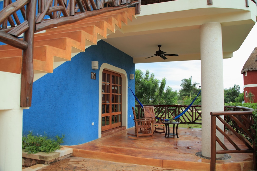 Superior Twin Room, 2 Double Beds, Balcony, Garden View photo 3