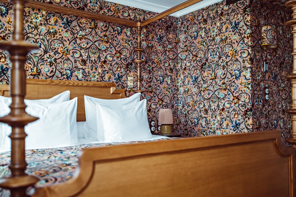 Superior parisian room photo 3