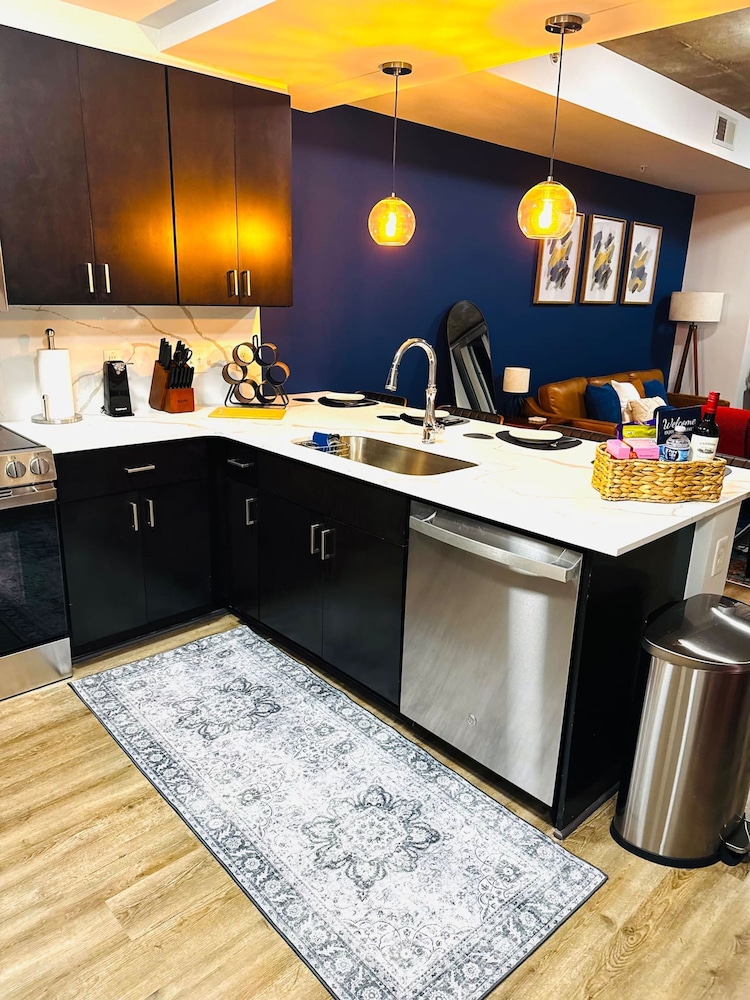 Apartment, 1 Bedroom, Kitchen - Photo 11