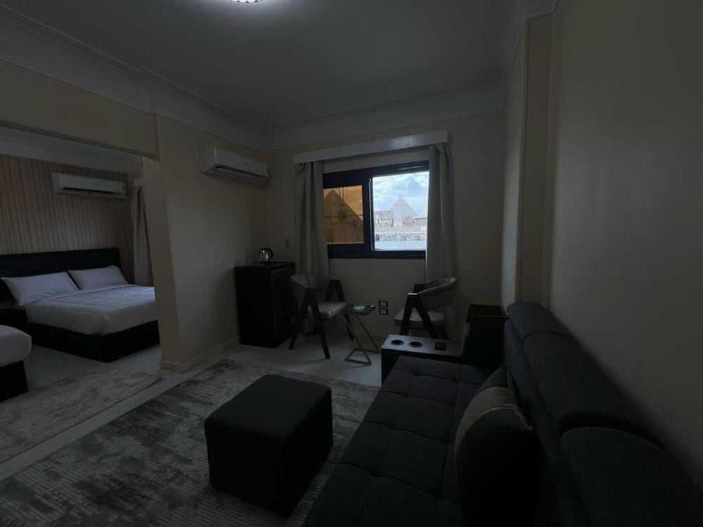 Deluxe Duplex, Courtyard View