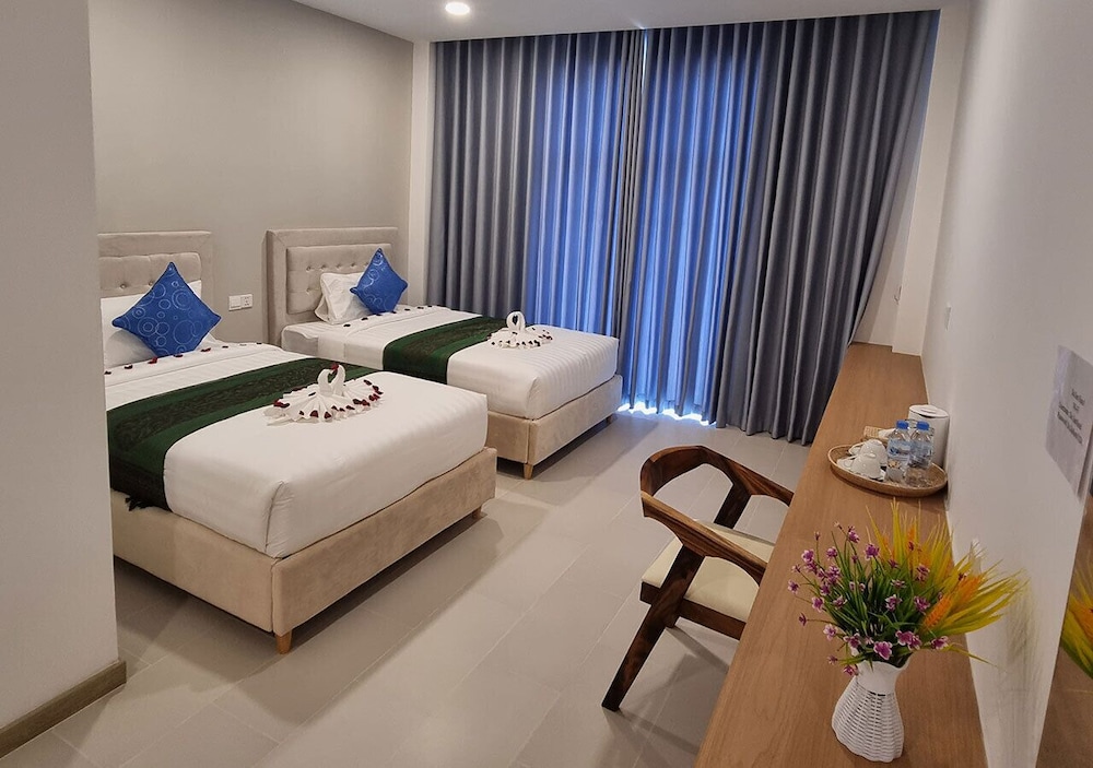 Standard Twin Room, 2 Twin Beds, City View - Photo 2