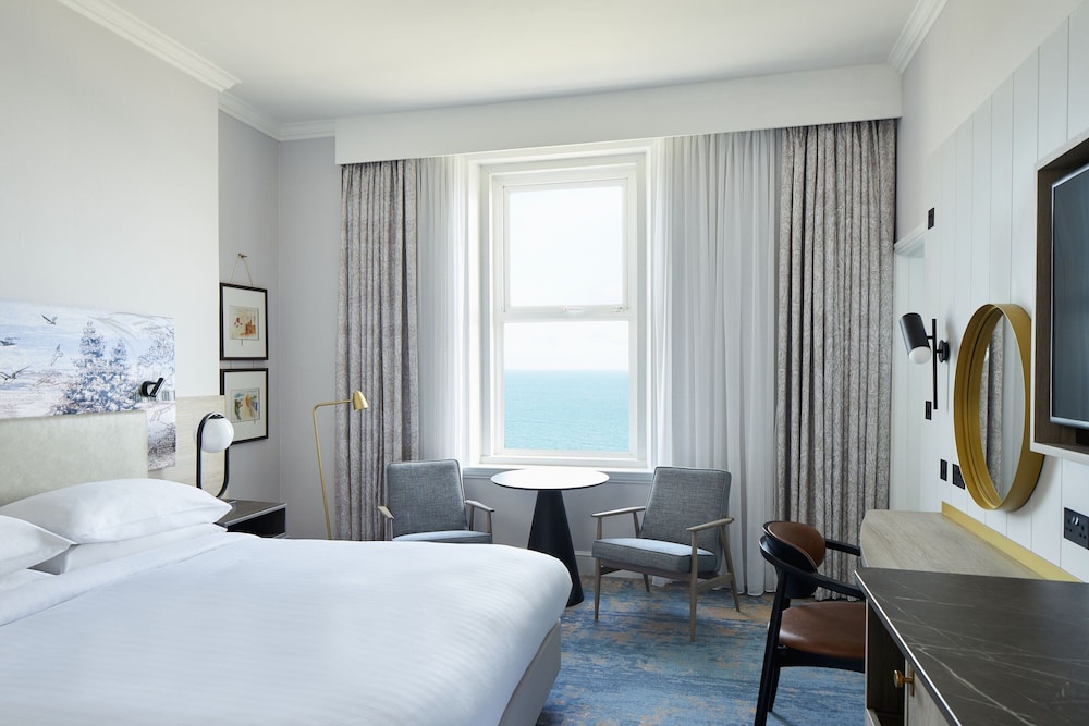 Deluxe Room, 1 King Bed, Sea View photo 1