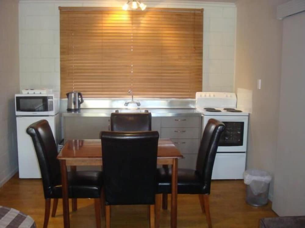 Family Suite, 2 Bedrooms, Non Smoking, Kitchen (Family Unit) photo 3
