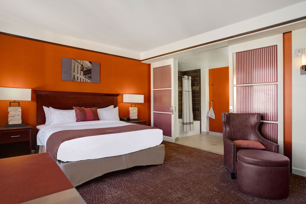 Deluxe Room, 1 King Bed (Alamo View)