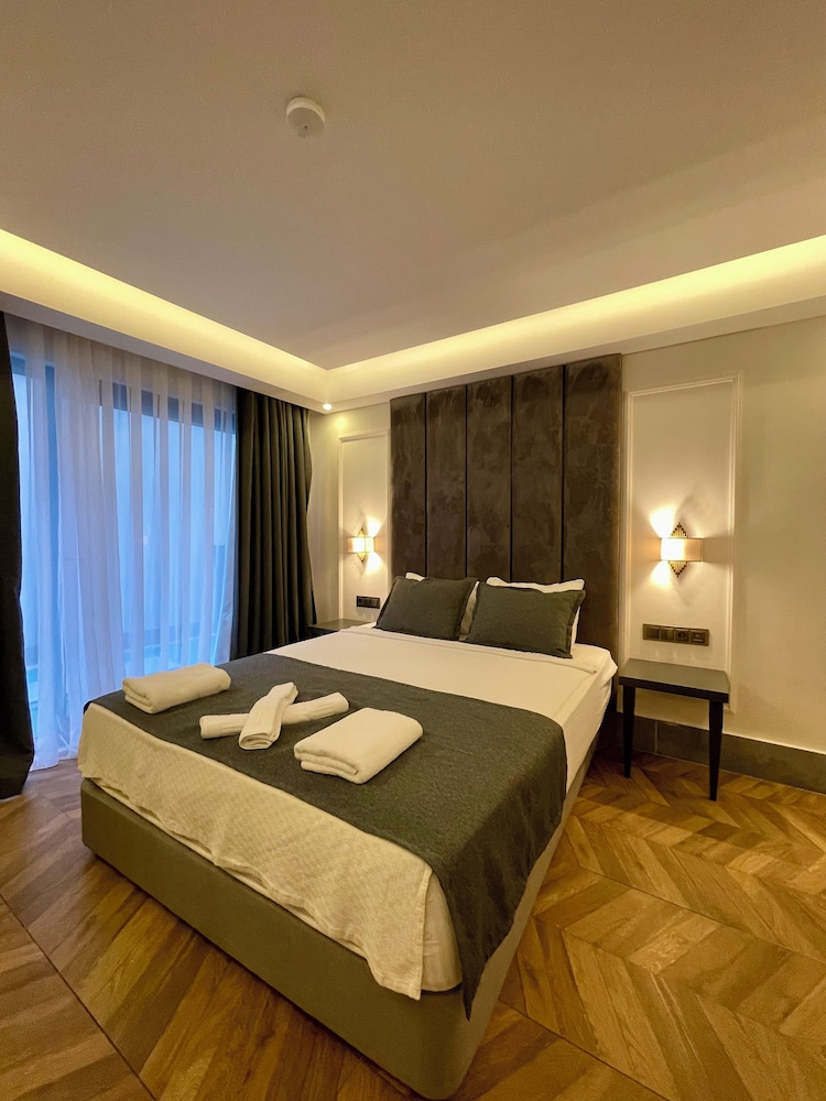Economy Room