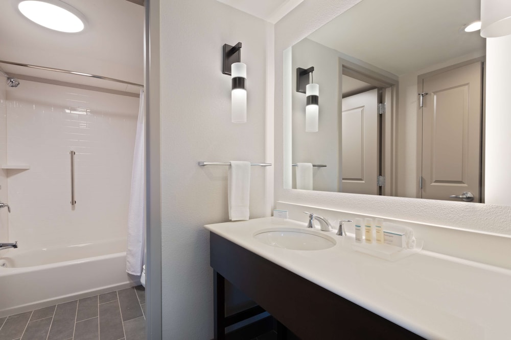 Suite, 2 Queen Beds, Accessible (Hearing) - Photo 5