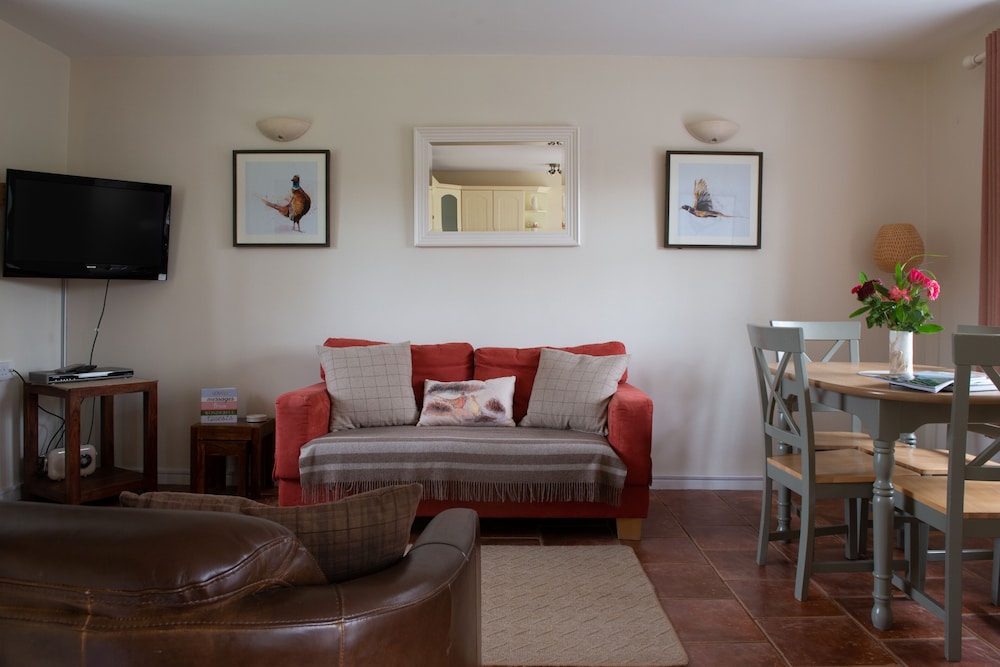 Apartment, 2 Bedrooms, Courtyard Area (Holly Apartment) photo 1