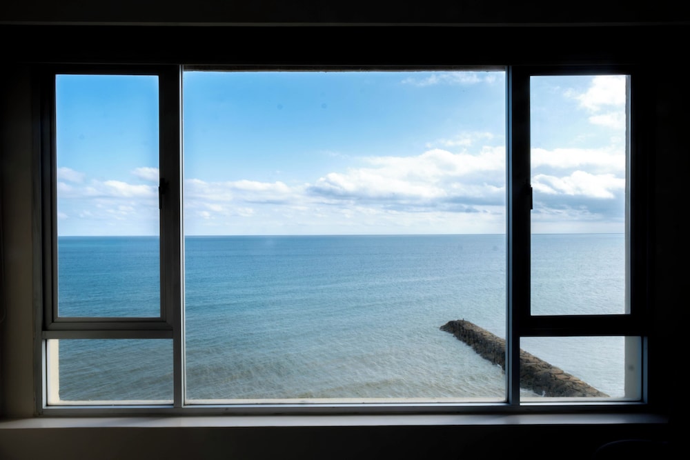 Superior Twin Room, Ocean View photo 1