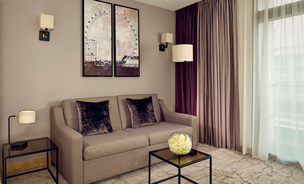 Junior Suite, 1 Double Bed (London Eye View) photo 2
