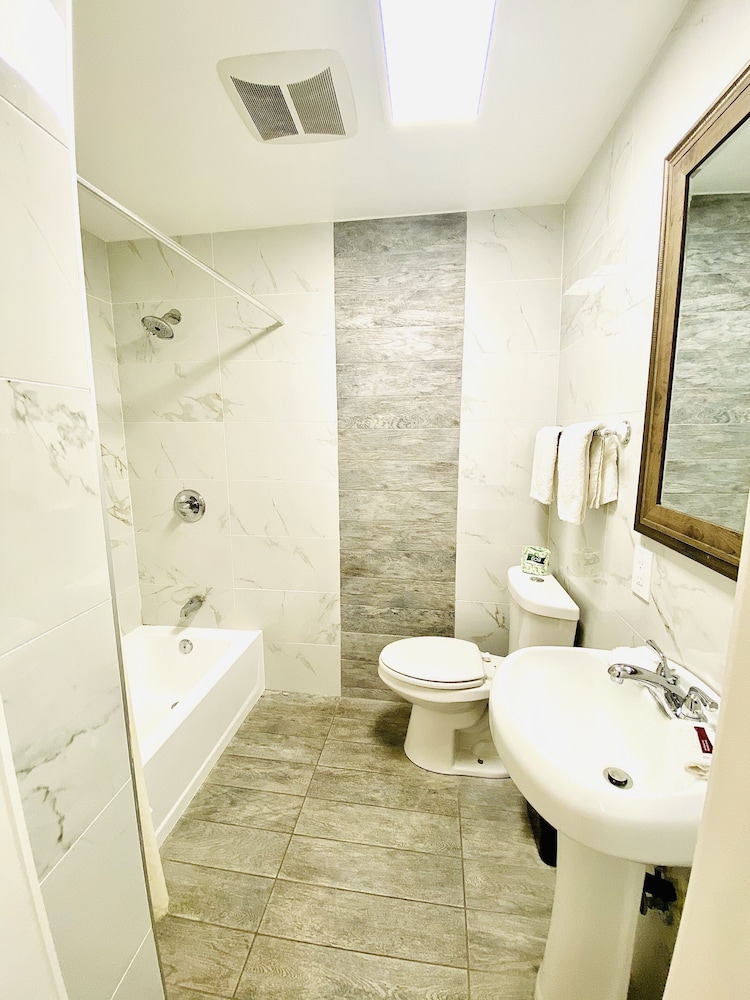 Luxury Suite, 1 King Bed photo 3