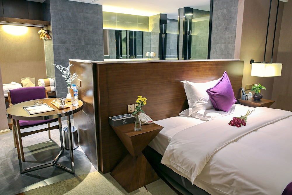 Elegant Double Room(Chinese Domestic Guests Only) photo 1