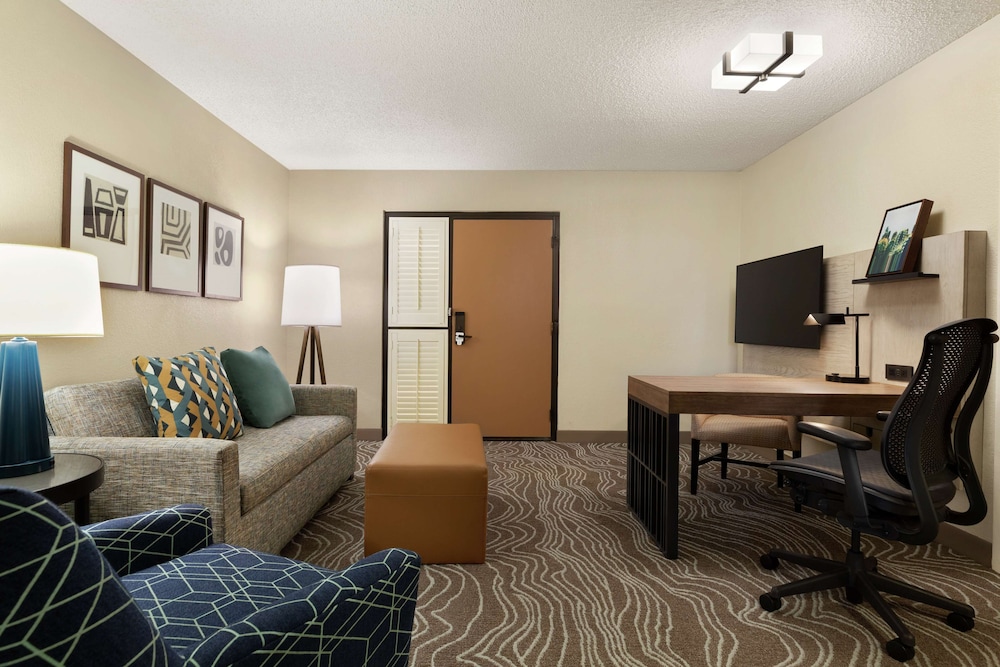 Suite, 2 Double Beds, Accessible, Bathtub (Mobility & Hearing) - Photo 6