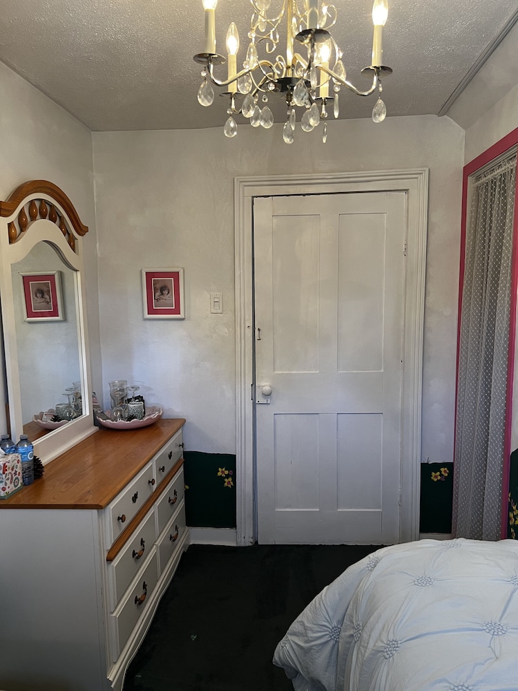 Garden Room (1 Queen Bed) photo 3