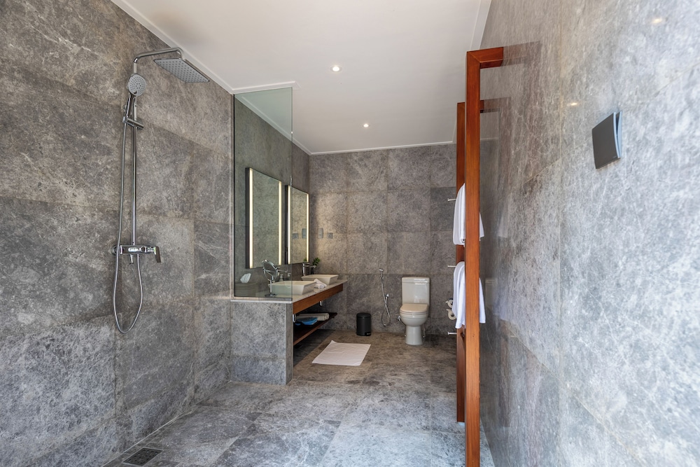 Two Bedroom Beach Pool Villa - Photo 9