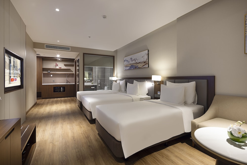 Superior Triple Room, 1 Bedroom, Balcony - Photo 1