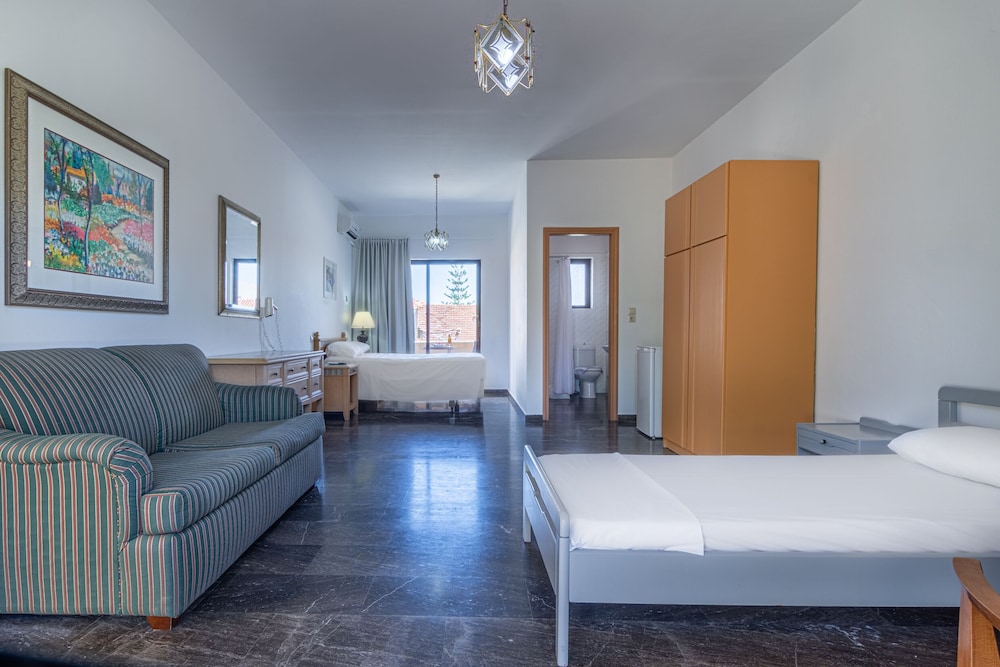 Standard Double Room, Garden View
